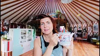 HOW TO BLEED LIKE A BADASS | MENSTRUATION, MOON CUPS AND ALL THAT GOOD STUFF