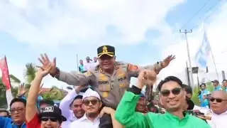 Mbah Con di Antar Ribuan Lautan Manusia Keluar dari serang...