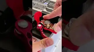 Secure and easy to remove battery terminal clips