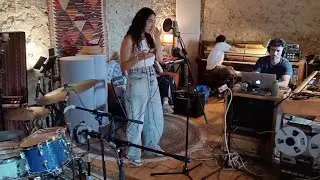 D'AQUÍ NO ES MARXA - Batxillerat de Música i Arts Escèniques.