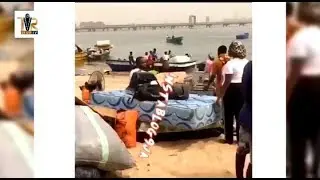 Breaking : Tears As Navy personnel Evacuate Tarkwa Bay Dwellers In Lagos