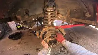 Defender 90 wheel bearing replacement 