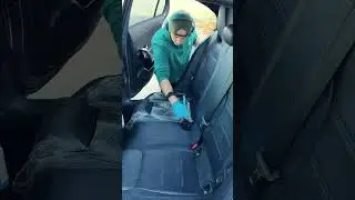 Extreme Dirty Car Detailing&ndash;Full Transformation in 60s #CarRestoration #OldToNew #RustToShine#Shorts