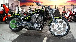 Victory Jackpot Arlen Ness ,Classic custom motorcycle with amazing sounding big Radius exhaust pipes