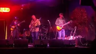 Champagne Supernova - Oasis (cover) Raccoon Motel