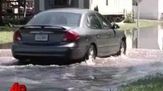 Flooding Kills 1 in Iowa; Hundreds Evacuated