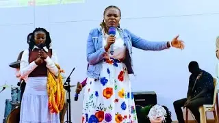 Worship Moments with Julie Paul || #occupytillicome #witnesses 