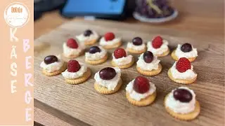 Cremige Gourmet-K&auml;seBerge 🧀⛰️ &ndash; veredelt mit Trauben & Himbeeren