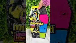 Monster High Skulltimate Secrets Neon Frights Frankie Stein 💙 ASMR Videos [no talking]