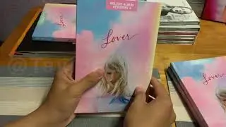 Unboxing Taylor Swift's Lover Deluxe Album Version 1&2