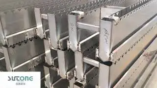 Liquid distributor in distillation column distributor