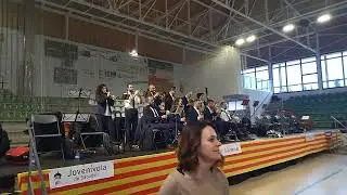 Estrena sardana. Maria Mercè Navarro.: Mirada afable.