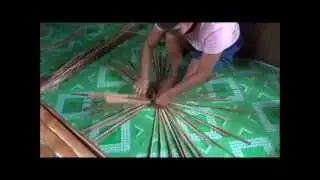 Imelda, filipino artisan making a hat in 3 minutes