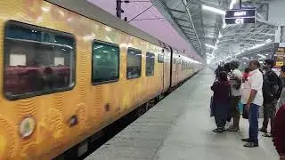 Loco: RPM WAP-7 #30422 22671 Chennai Egmore to Madurai junction Tejas Express Arrived at Tambaram 