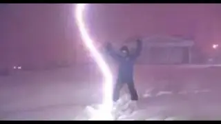 Almost Struck by Thunder Snow! Crazy Lightning!