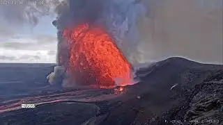 2025 12 06 North vent shuts down as the lava rainbow continues