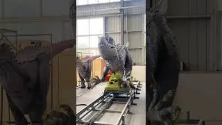 Lifelike animatronic dino #animatronics #dinosaur #machine #factory
