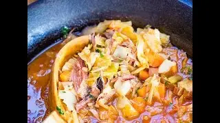 Cabbage and smoked pig's knuckle. A Transylvanian recipe | Gustomondo