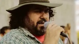 VIDEOCLIP GINO GONZ&Aacute;LEZ. D&Eacute;CIMA DEL ARA&Ntilde;ERO. HUMANA COOPERATIVA AUDIOVISUAL