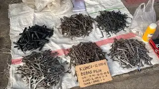 Pasar Klitikan Notoharjo Semanggi Solo sisi luar