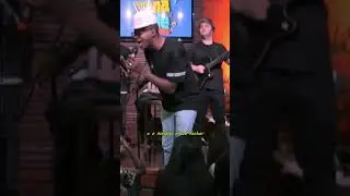 Fulminante &eacute; sobre aquele amor que vem r&aacute;pido, intenso e ocupa tudo. Sem rodeio .Simples assim.