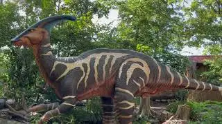 Dinosaur exhibit at St Louis zoo | Emerson Dinoroarus | Giant dinosaurs | Fun for kids