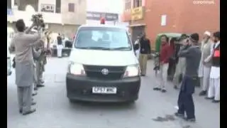 Pakistan suicide bomber kills dozens