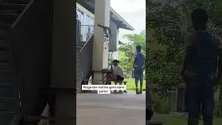 Elle est timide 😂