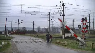 Spoorwegovergang Dolhasca (RO) // Railroad crossing // Trecere la nivel