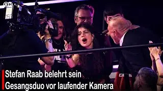 Stefan Raab belehrt sein Gesangsduo vor laufender Kamera #germany | SH News German
