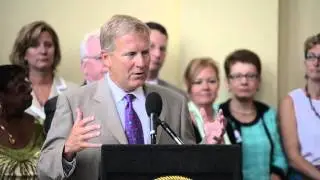 Leader Tom Cross joins forces with Governor Quinn to create Diabetes Awareness Day in Illinois