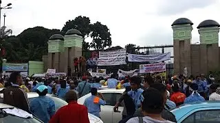 Jakarta taxi drivers protest against Uber and Grab