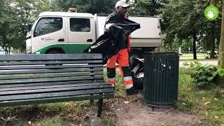 Zwerfafval prikken op het Malieveld met de Haeghe Groep