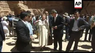 Italian President Napolitano visits ancient city of Petra