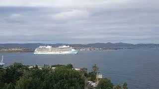 Cruising the Ocean: Exploring the Endless Horizon