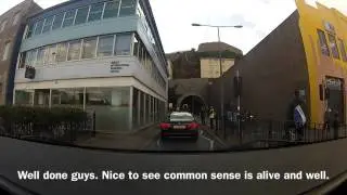 Window cleaner vs traffic