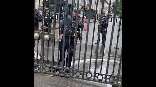 Armed Officers mock Matt Hancock outside 10 Downing Street. #UK