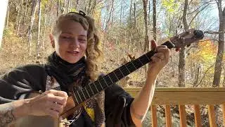 How to play “Carolina Mountains” by Sparrow Smith - Clawhammer banjo tutorial (with chords)