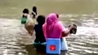 Health Workers Cross Swollen Rivers For Covid Vaccination In Chhattisgarh