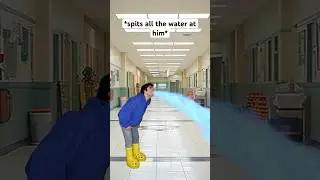 Когда пьёшь из фонтанчика в школе #шорты #увлекательный