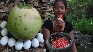 Yummy Baby duck eggs with coconut water - Cooking Egg duck for Food forest & eater Ep 39