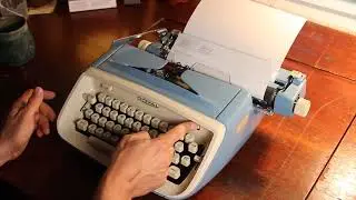 Rare 1964 Royal Safari Typewriter w/Case, Manual & Warranty, Blue & Cream, Works