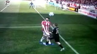 Fifa 12 really deliberate handball(whats he doing?!)