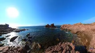 Crique sauvage de la plage de Stagnolu &agrave; Bonifacio en Corse du Sud en direction de Capo di Feno