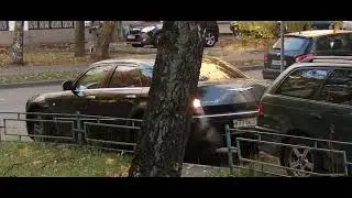Под окном 2022 окт 20 - 22 Яндекс такси 030 крайслер 300