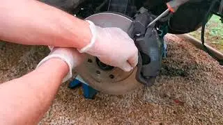 Je refais les filetages de moyeu de roue pour les &eacute;crous de roue