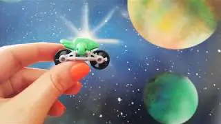 Kinder surprise eggs - Sprinty motorbike - Racing together?  YES!