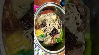 fried duck 🦆＆pig 🐖feet , pork ribs🥩, sweet corn 🌽, dumplings🥟, noodles 🍜 delicious！🙂🌹💪💕👍