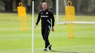 Interim Manager Noel Hunt takes training for the first time