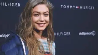 Gigi Hadid in de Bijenkorf Amsterdam